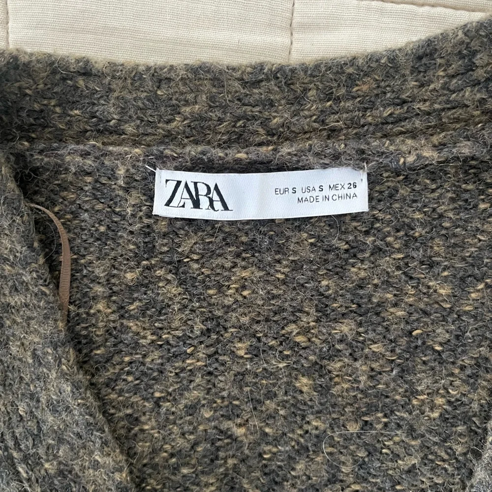Zara Charcoal and Beige Knit Button Up Cardigan - Picture 4 of 4